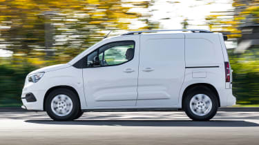 Vauxhall Combo-e - side action