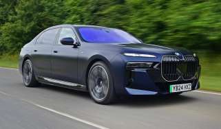 BMW i7 - front tracking