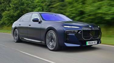 BMW i7 - front tracking