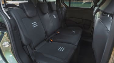 Ford E-Tourneo Courier - rear seats