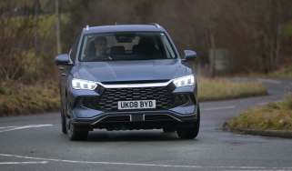 BYD Sealion 5 DM-i Design - front cornering