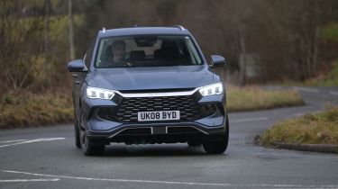 BYD Sealion 5 DM-i Design - front cornering
