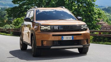 Fiat Grande Panda Hybrid La Prima - full front
