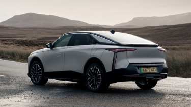 DS No8 Hybrid - rear static