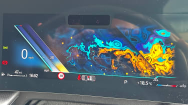 BMW X1 - dashboard screen