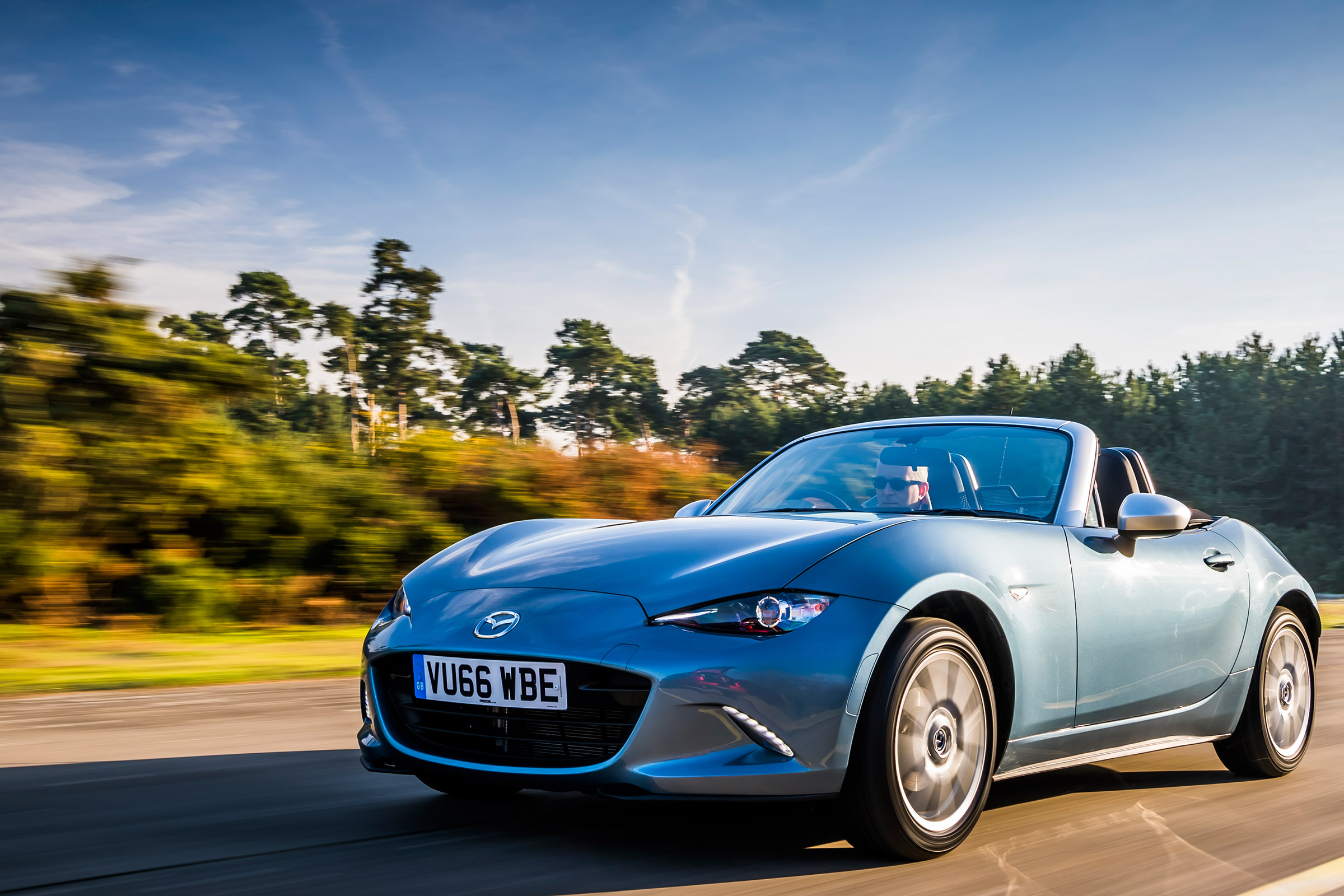 Mazda reveals MX-5 Arctic special edition for 2017 | Auto Express