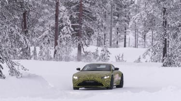 Aston Martin Vantage prototype - front panning