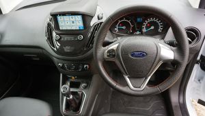 Ford-Transit-Courier-dashboard2.jpg