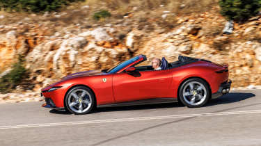 Ferrari Amalfi Spider - side
