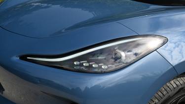 MG IM6 - front light