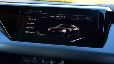 Audi e-tron GT quattro – infotainment drive mode screen