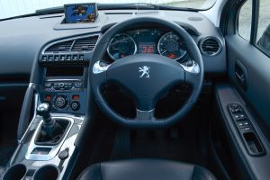 Used Peugeot 3008 - dash