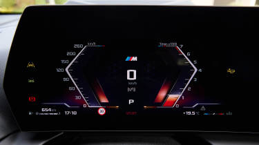 BMW M135i - dials