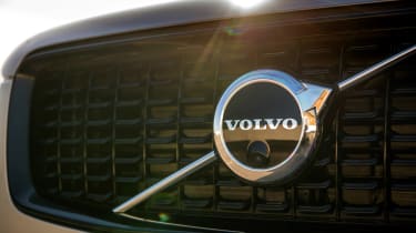 Volvo XC90 Recharge - volvo badge