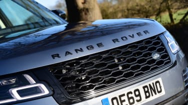 Range Rover P400 - front grille