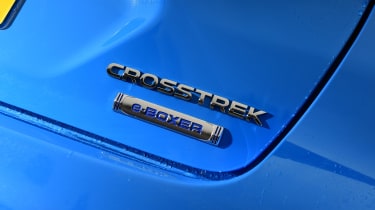 Subaru Crosstrek 2.0i e-Boxer Touring - rear badge