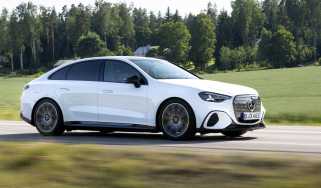 Mercedes C-Class Electric - front action