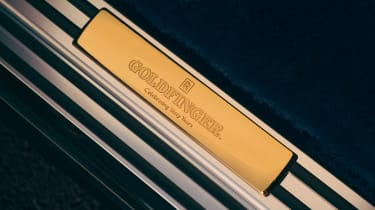 Rolls-Royce Phantom Goldfinger - tread plate