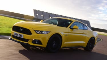 Ford Mustang - front action