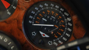 Bentley Turbo R - speedometer