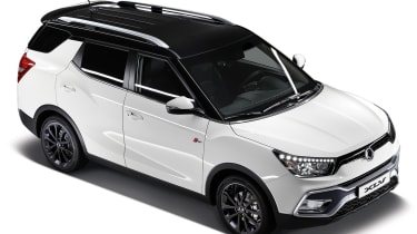 SsangYong Tivoli XLV 2016 - front quarter 2