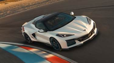 Chevrolet Corvette Grand Sport X - white front cornering