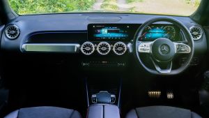 3-mercedes_glb_220_d_uk_2020-12.jpg