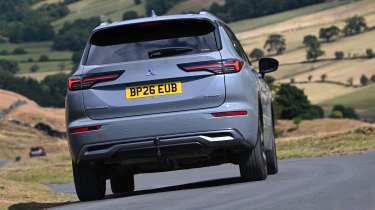 Mitsubishi Outlander - rear cornering