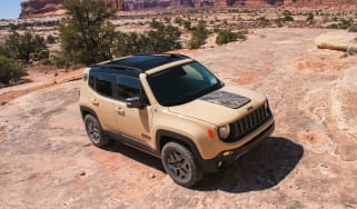Jeep Renegade Deserthawk - front