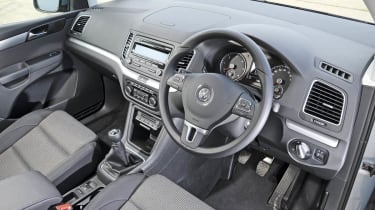 Volkswagen Sharan 2.0 TDI SE 140 interior