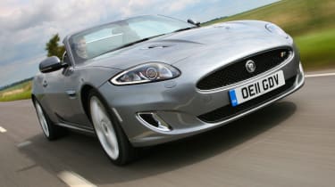 Jaguar XKR Convertible front tracking