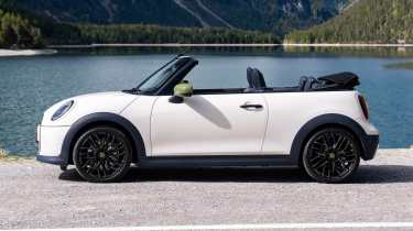 MINI Cooper Convertible S Paul Smith Edition - side profile
