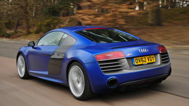 Audi R8 coupe rear tracking