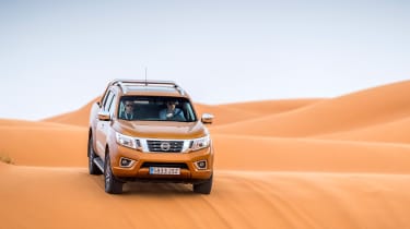 Nissan NP300 Navara pick-up dune - sand Jake