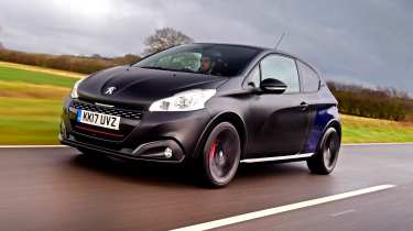 Peugeot 208 GTI - front tracking