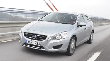 Volvo V60 plug-in front tracking