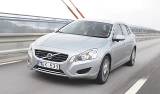 Volvo V60 plug-in front tracking
