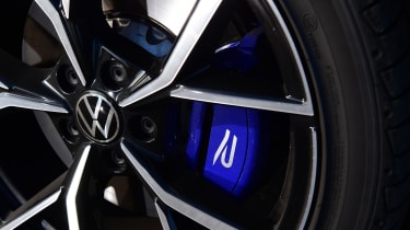 2022 Volkswagen T-Roc R - brake caliper