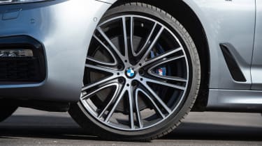 BMW 5 Series 2017 - 540i wheel