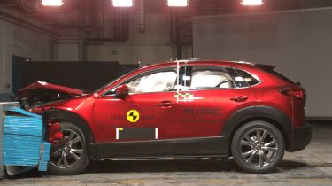 Mazda CX-30 - NCAP crash test red