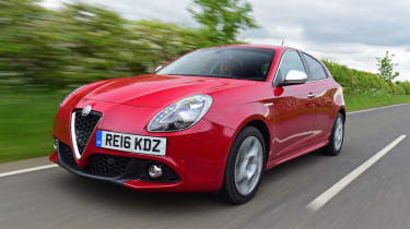 Alfa Romeo Giulietta 2016 facelifted - front tracking 2