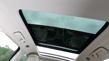 Volvo V90 - panoramic roof