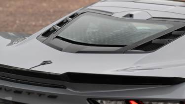 Corvette E-Ray - rear window