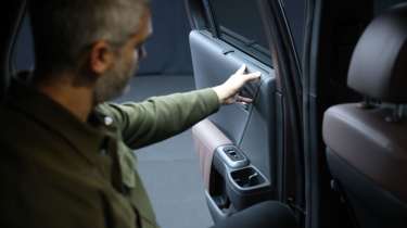 Hyundai Tucson - door