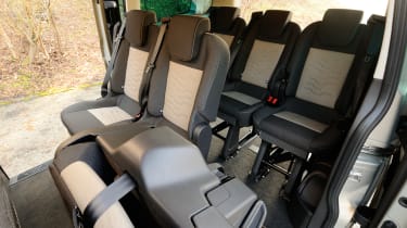 Ford Tourneo Custom 2.2 TDCi seats