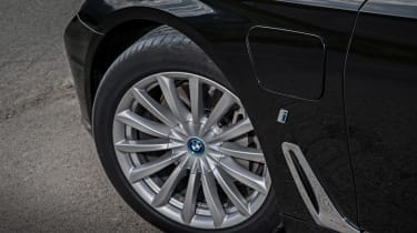 BMW 740e - wheel detail