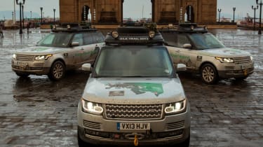 Land Rover Range Rover Hybrid head on