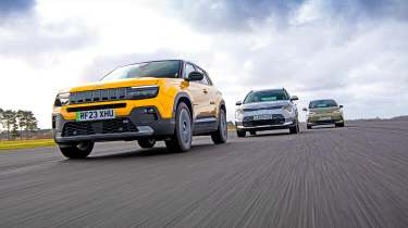 Jeep Avenger, Kia Niro and Volkswagen ID.3 - front tracking