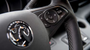 Vauxhall Combo-e - steering wheel controls