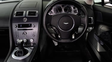 Aston Martin Vantage (used) - dash